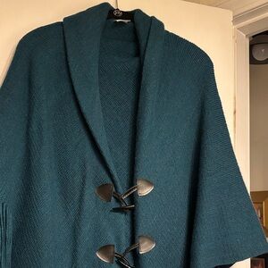 Chic Teal Women's Poncho with Toggle Accents